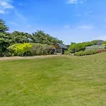 The Cabin - Wellington Holiday Home