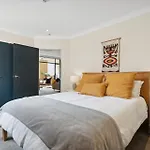 The Urban Charmer - Wellington Holiday Apartment