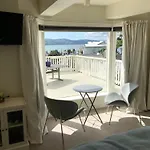 Incredible Views! Luxurious Studio & Outdoor Living