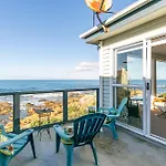 Pacific Ocean Seafront Home 3B2B Near Airport