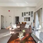 Central And Sunny Wellington Apartment
