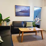 U Suites On Webb