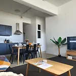U Suites On Webb