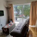 Entire Ground Floor With Full-Privacy And Family-Friendly Popular To Ferry Catchers