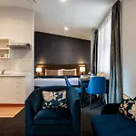 Gilmer Apartment Hotel