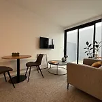 Stylish 2 Bedrooms Townhouse In Central Wellington With A Free Car Park