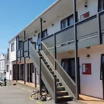 88 Wallace Court Motel