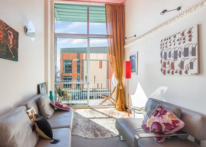 Seriously Cool City Pad!
