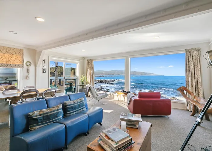 Pacific Ocean Seafront Home 3B2B Near Airport