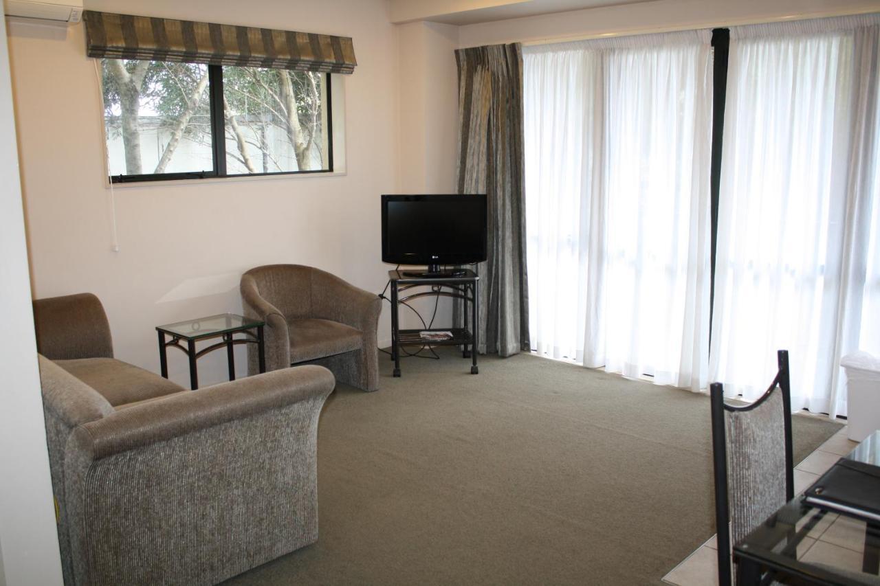 Southgate Motor Motel 3*