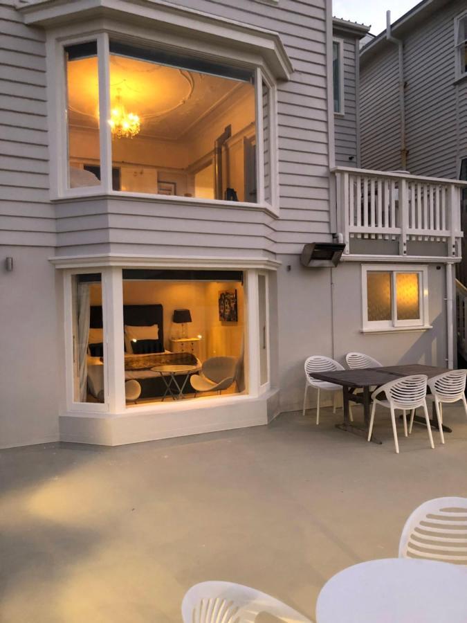 Incredible Views! Luxurious & Outdoor Living Homestay Wellington