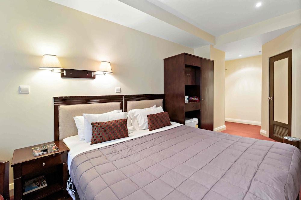 Trinity Hotel 3*