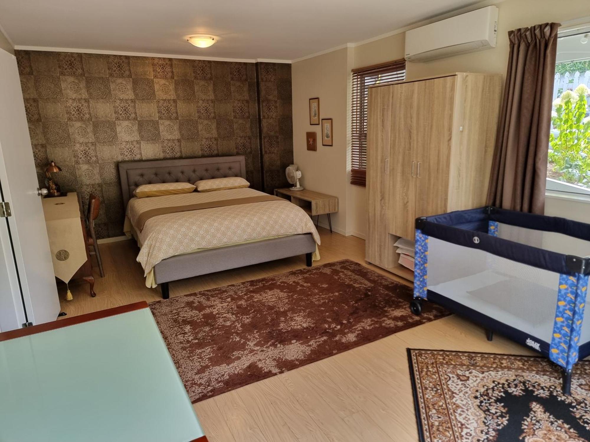 Entire Ground Floor With Full-privacy And Family-friendly Popular To Ferry Catchers Apartment *