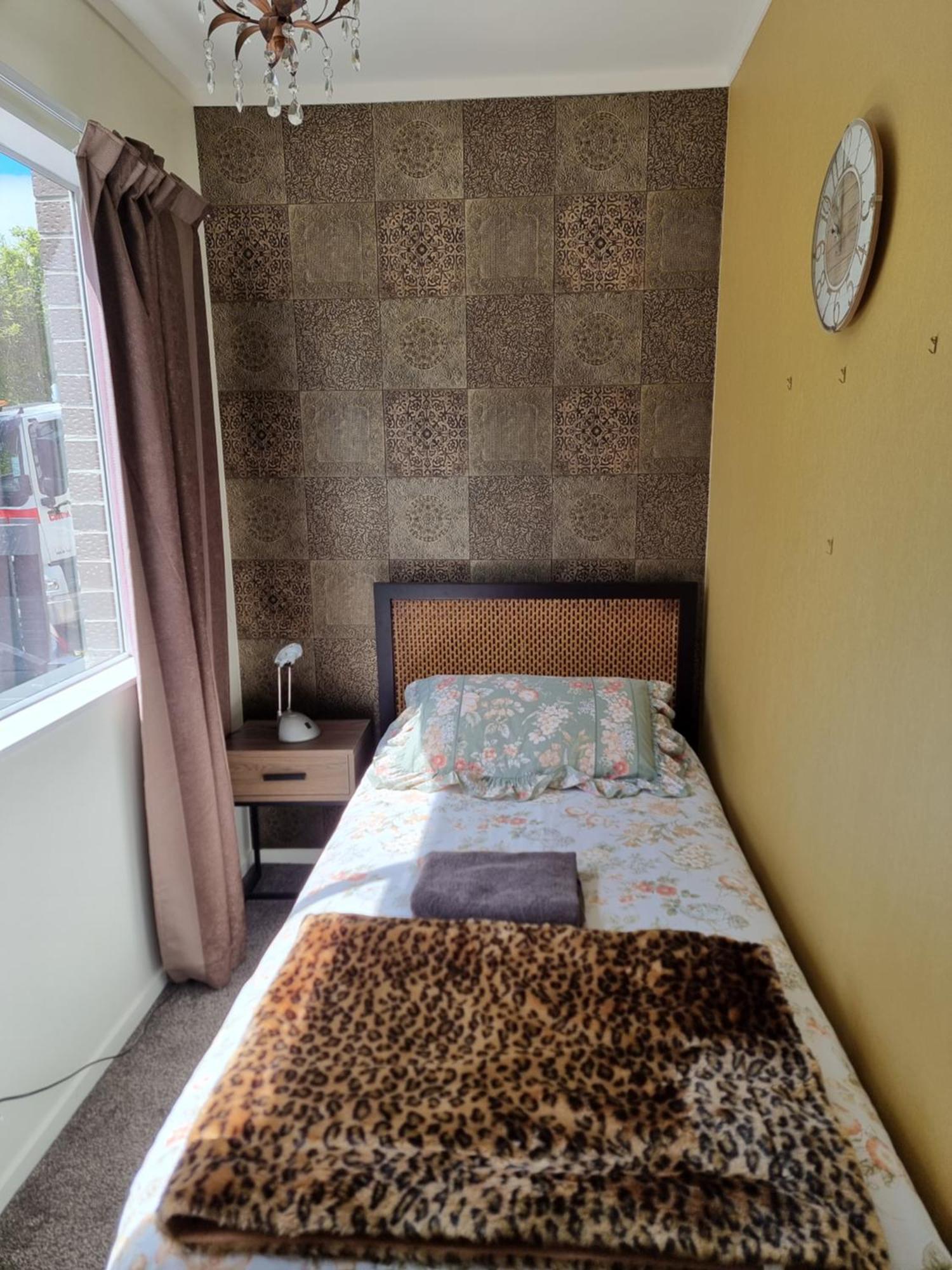 Entire Ground Floor With Full-privacy And Family-friendly Popular To Ferry Catchers *