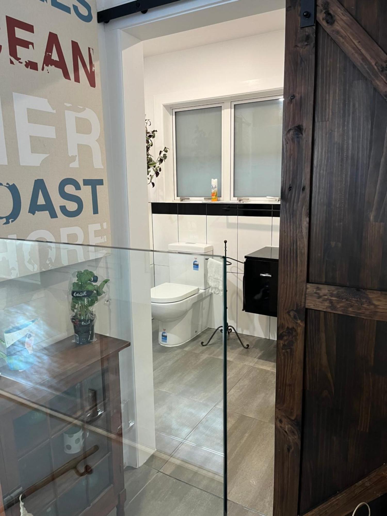 Pacific Ocean Seafront 3b2b Near Airport