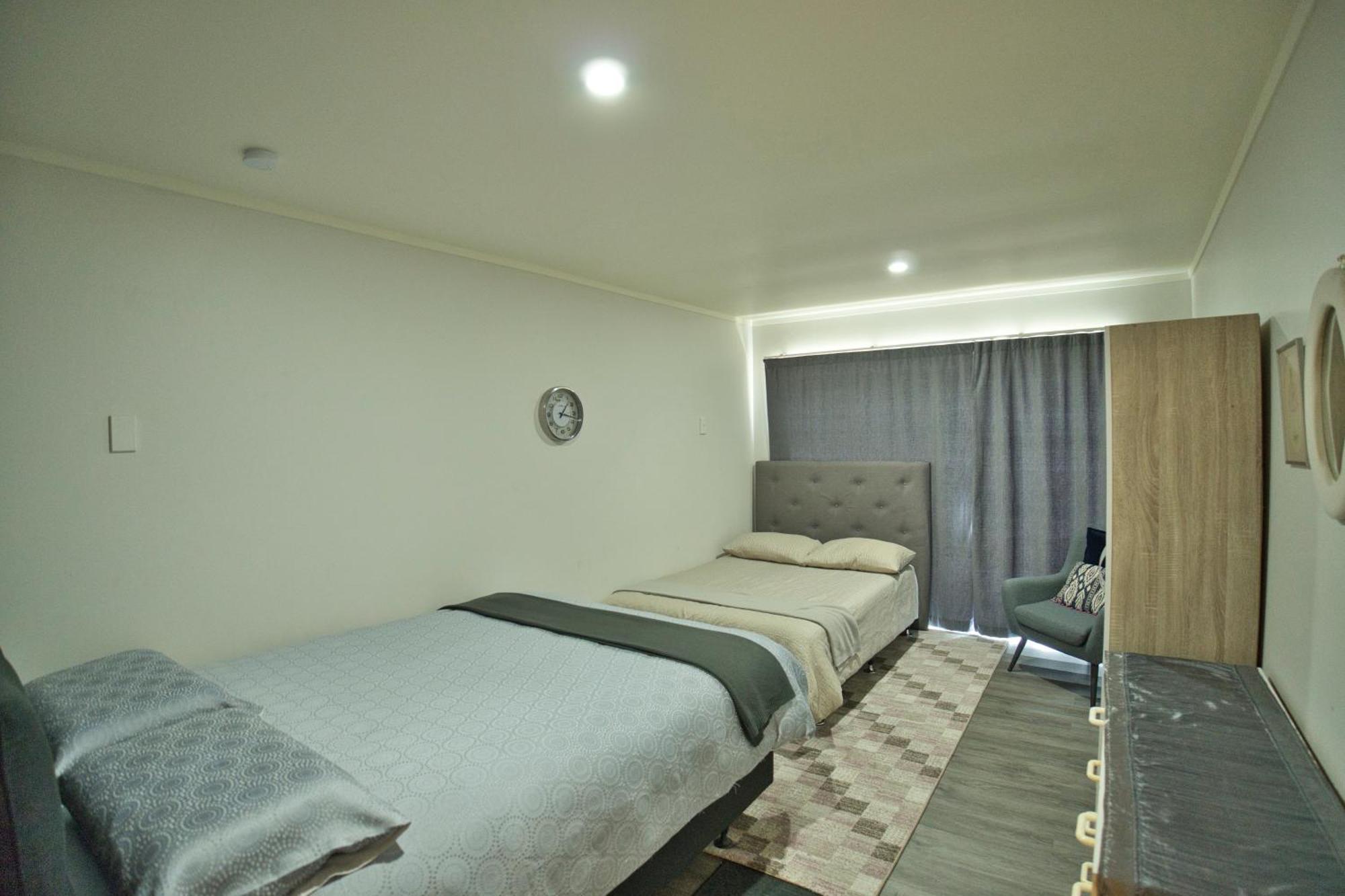 Entire Ground Floor With Full-privacy And Family-friendly Popular To Ferry Catchers * Wellington