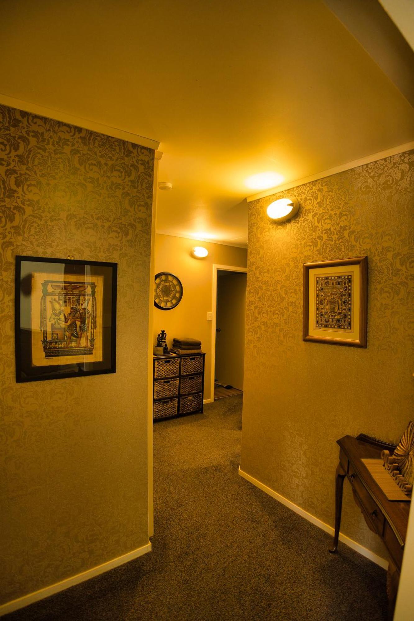 Apartment Entire Ground Floor With Full-privacy And Family-friendly Popular To Ferry Catchers