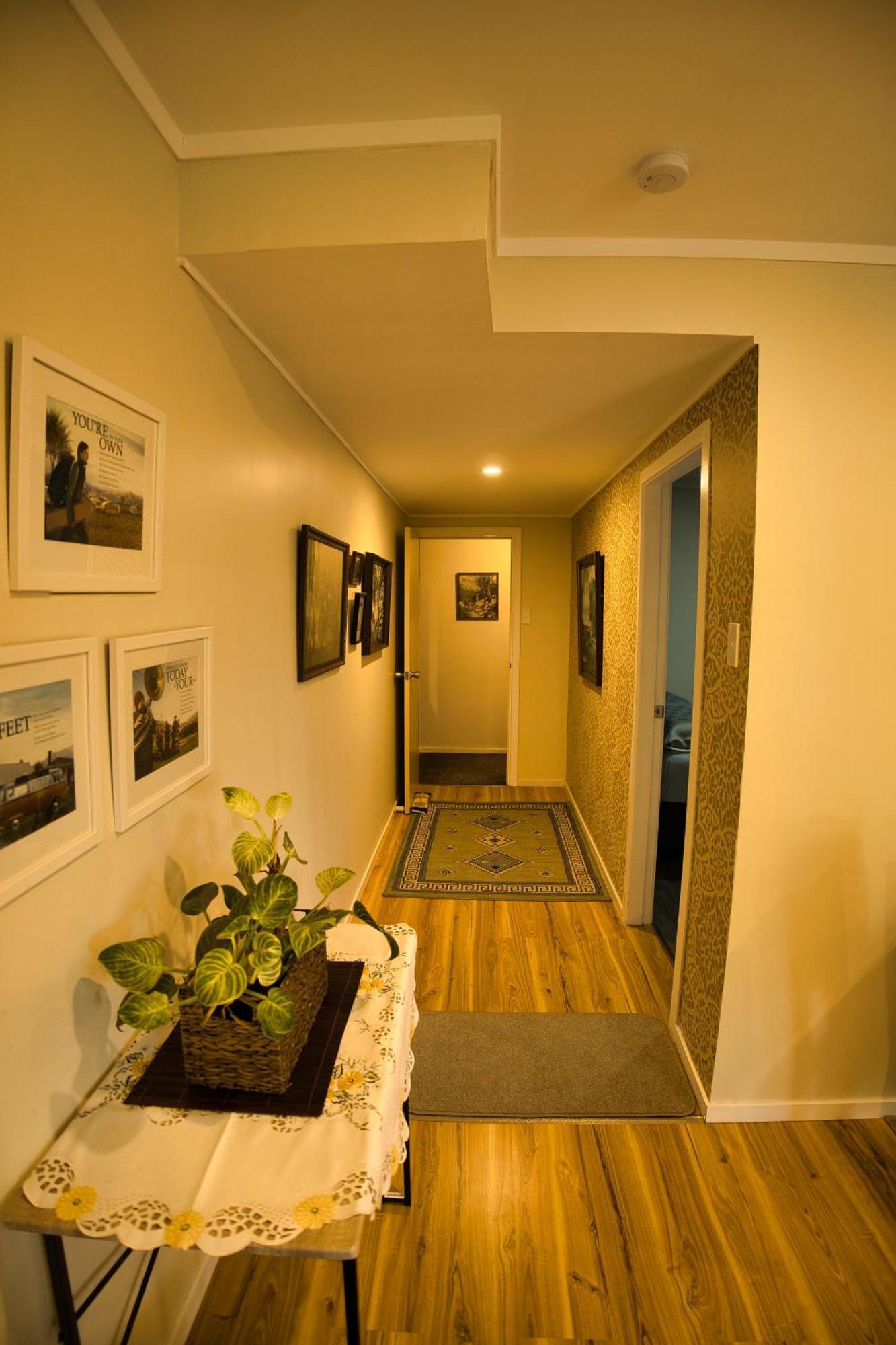 Entire Ground Floor With Full-privacy And Family-friendly Popular To Ferry Catchers Apartment