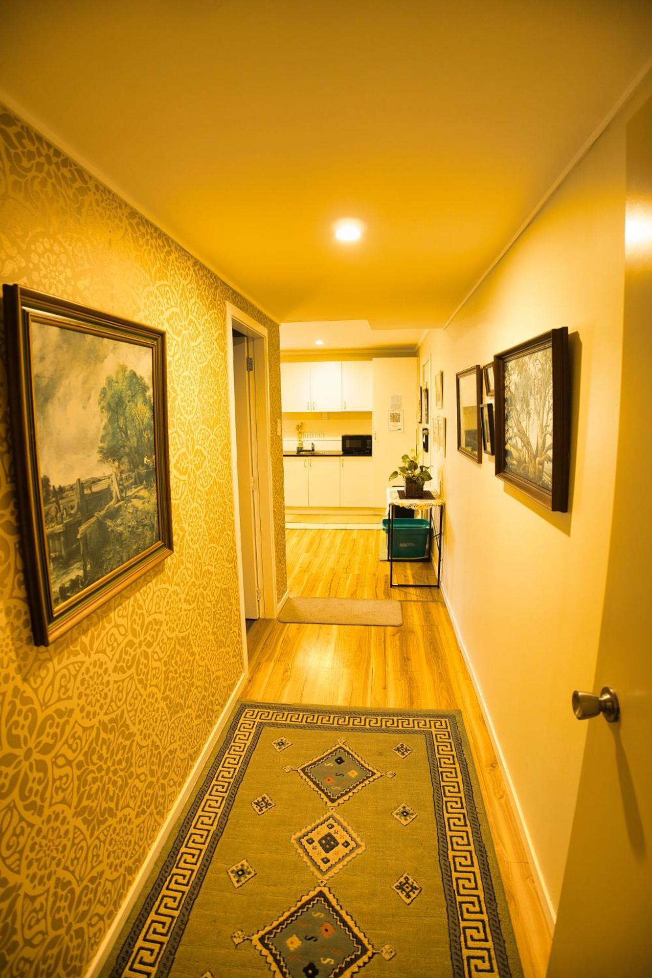 Entire Ground Floor With Full-privacy And Family-friendly Popular To Ferry Catchers Wellington