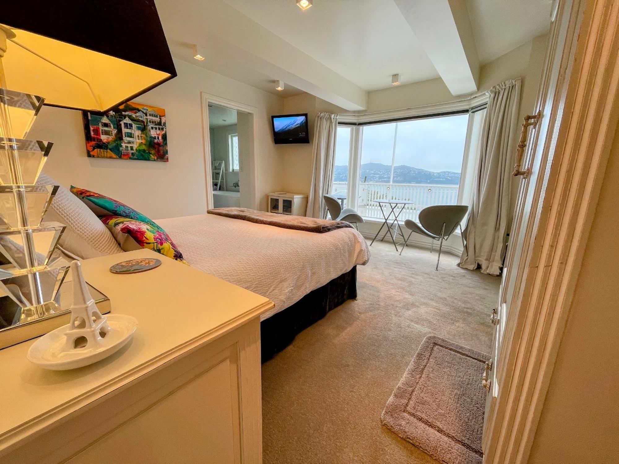 Incredible Views! Luxurious & Outdoor Living Homestay