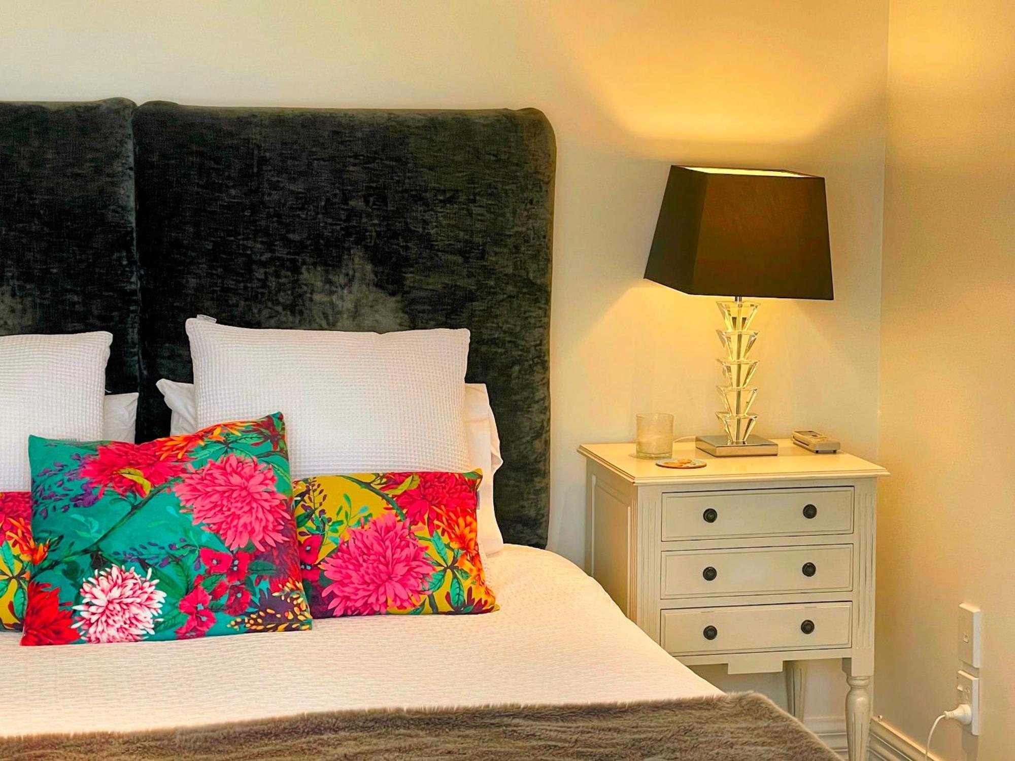Incredible Views! Luxurious & Outdoor Living Homestay