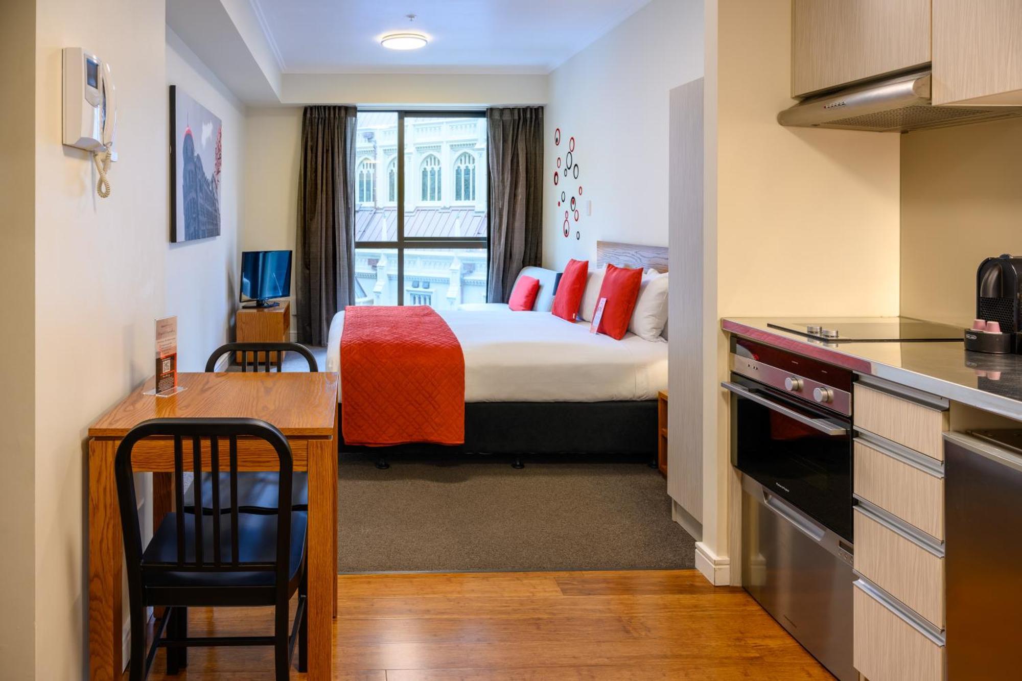 Boulcott 5*