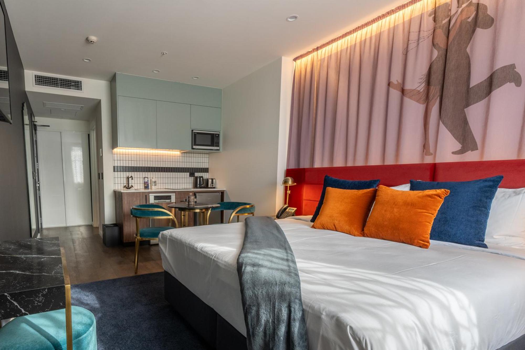 Hotel Tryp By Wyndham Wellington, Tory Street 4*
