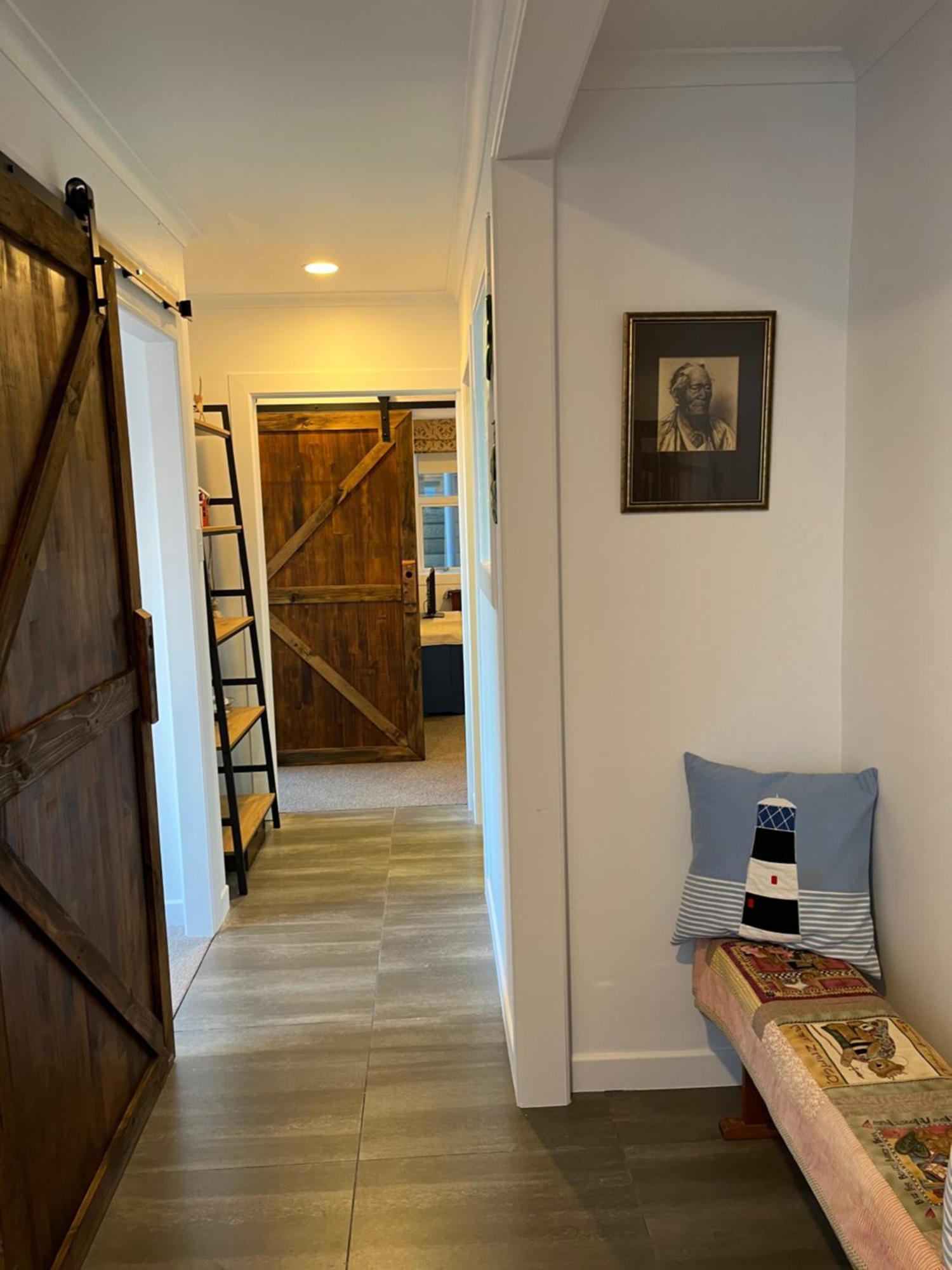 Villa Pacific Ocean Seafront 3b2b Near Airport Wellington