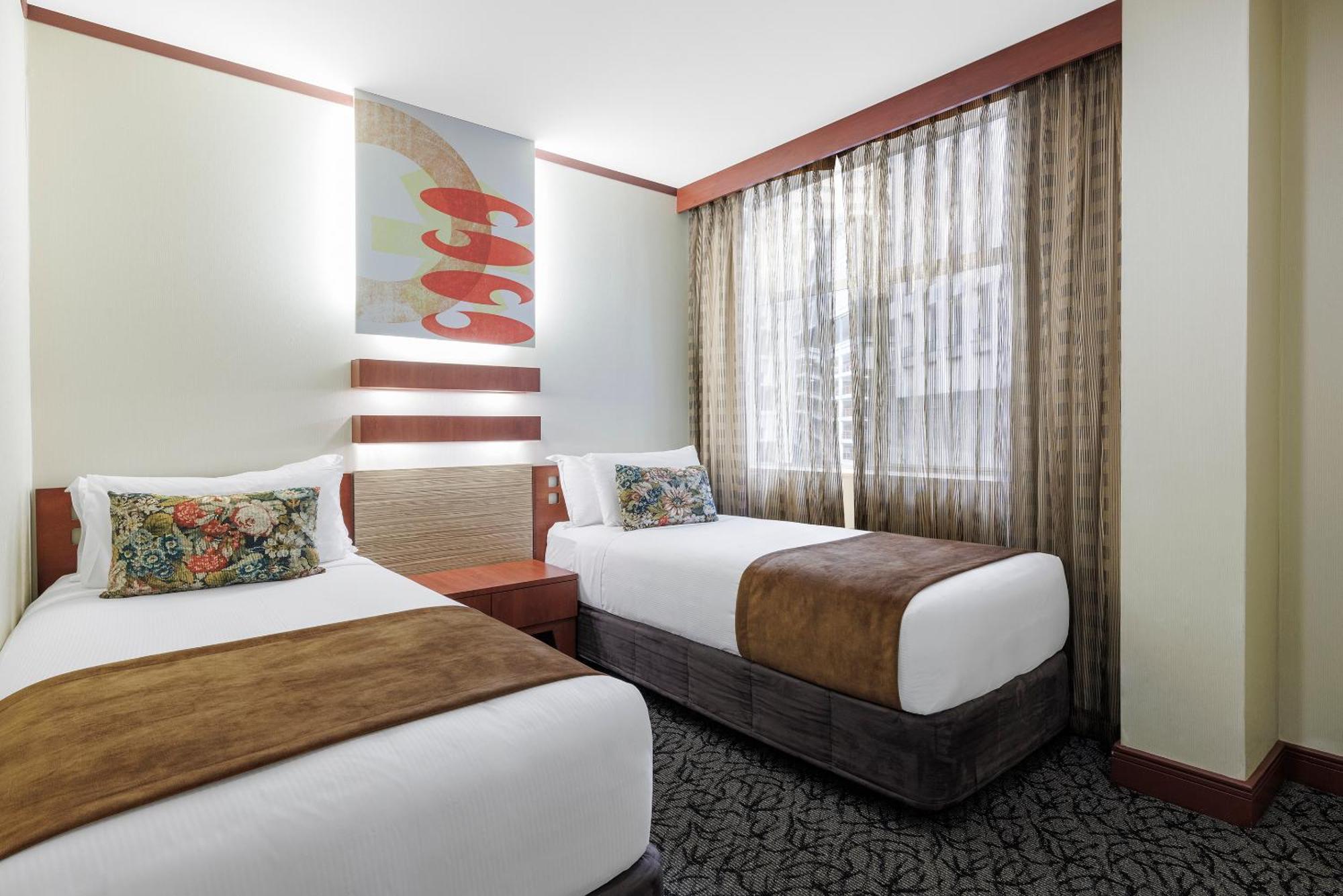Adina Citylife 4*