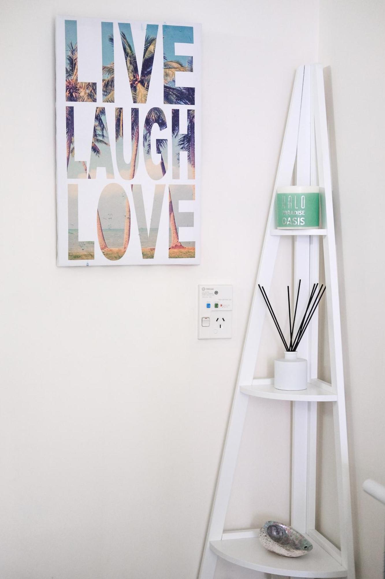 And Sunny Apartment