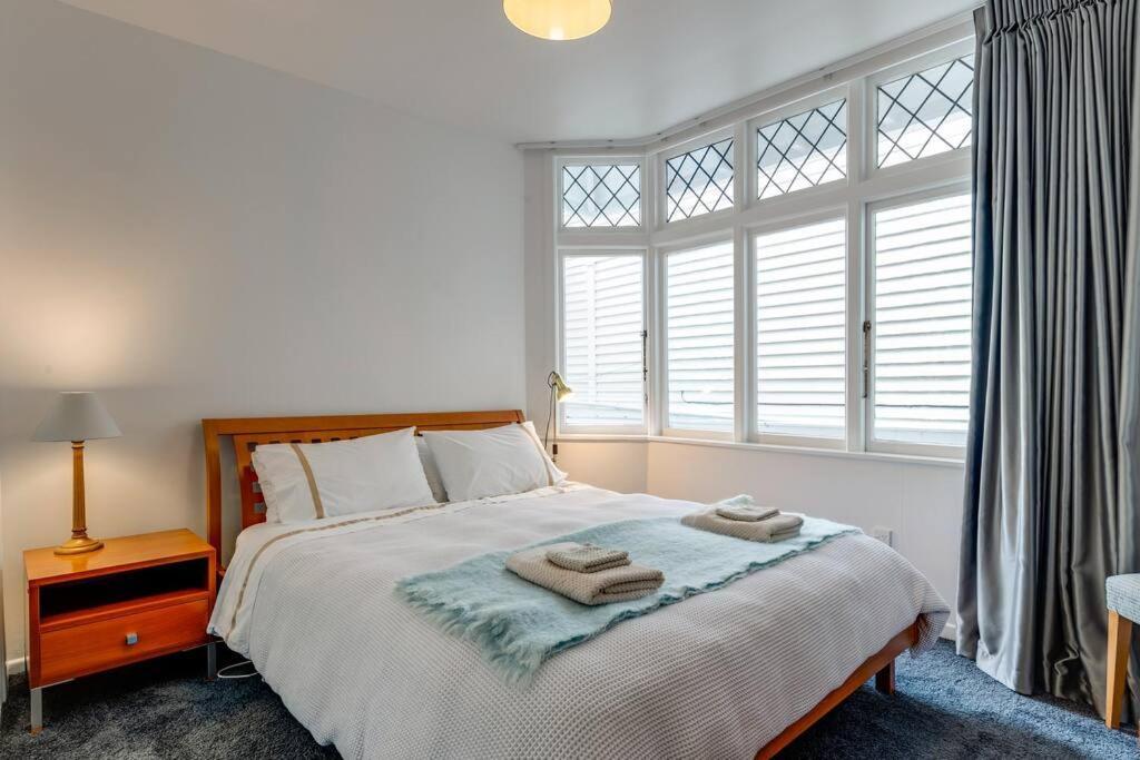 Ideal Location For Groups, Family, Friends Or Work Villa Wellington