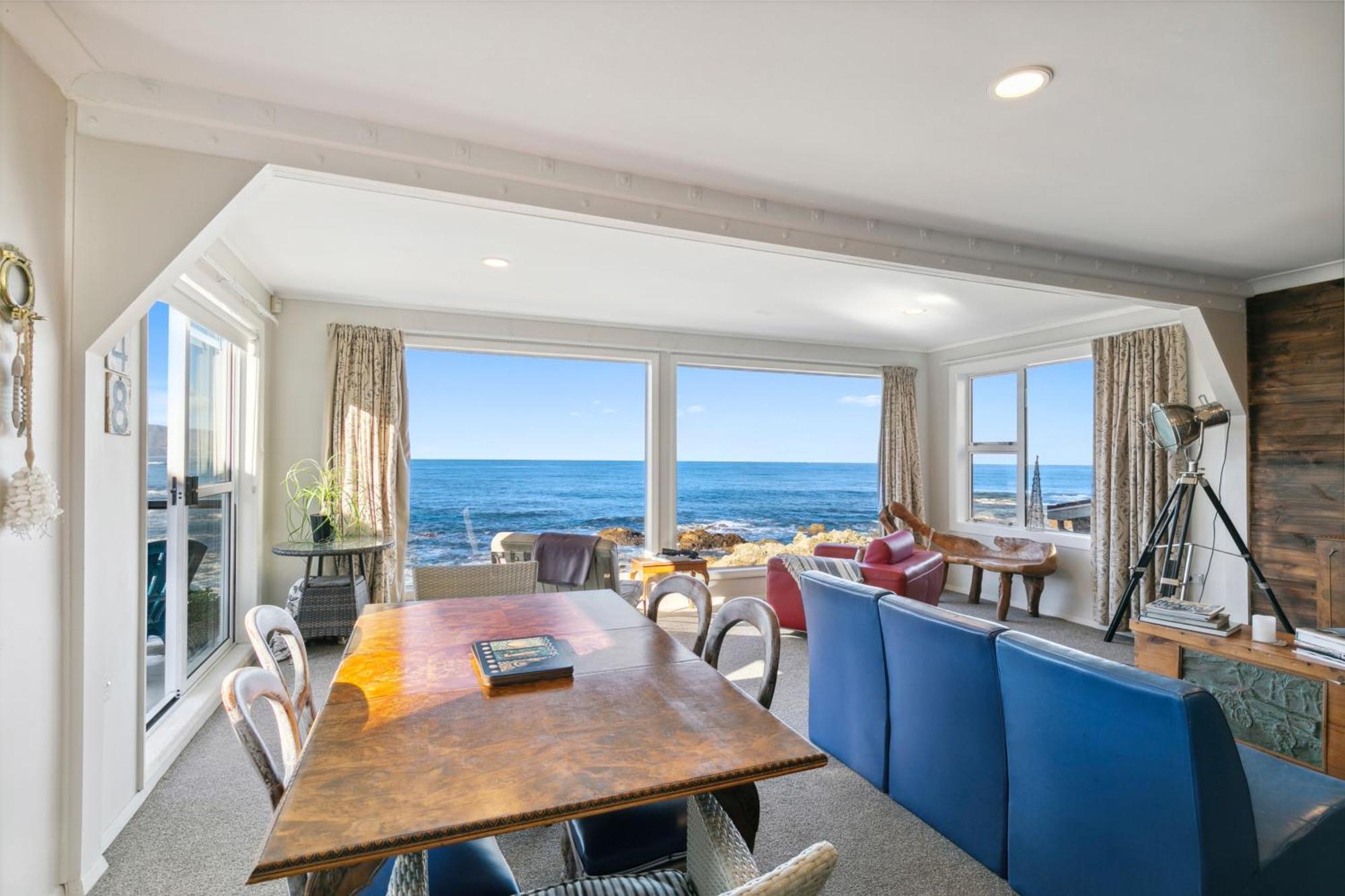 Pacific Ocean Seafront 3b2b Near Airport Villa