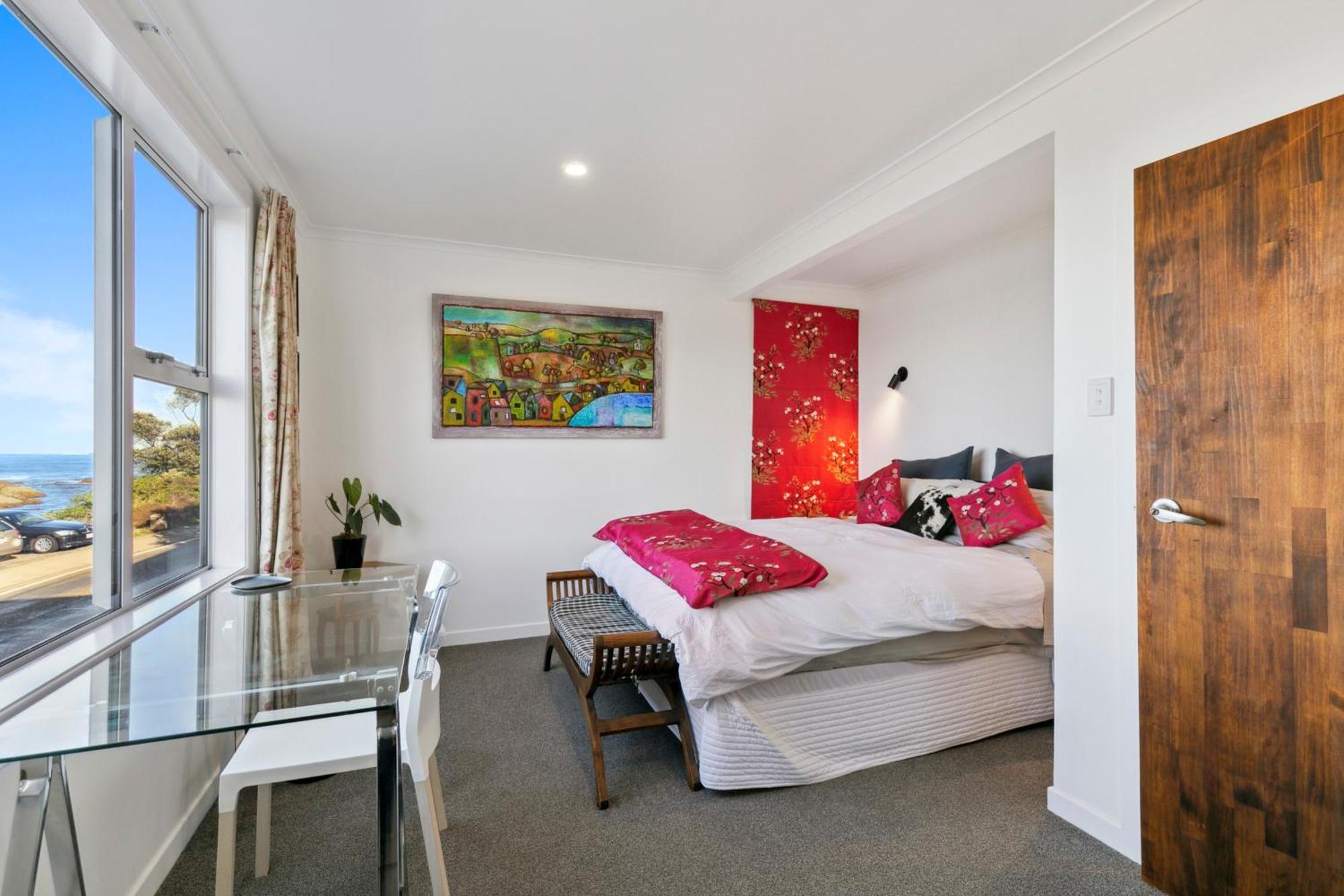 Pacific Ocean Seafront 3b2b Near Airport