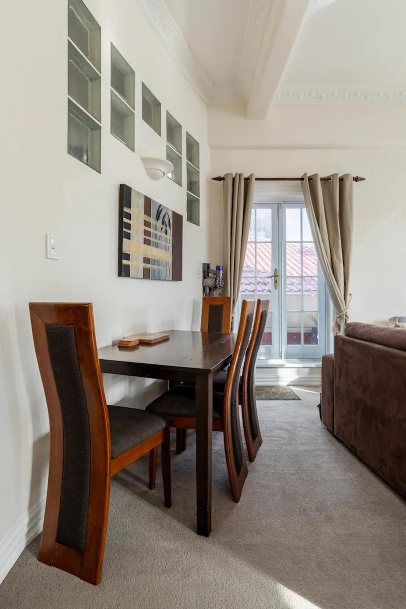 And Sunny Apartment Wellington