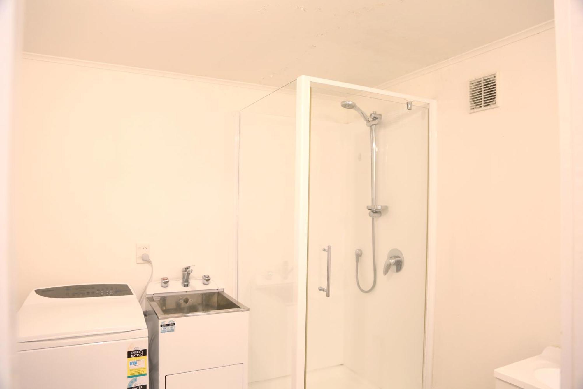 Skyline Haven - Entire - Free Parking, Espresso, Netflix - 15m To Cbd, Stadium, Ferry Apartment