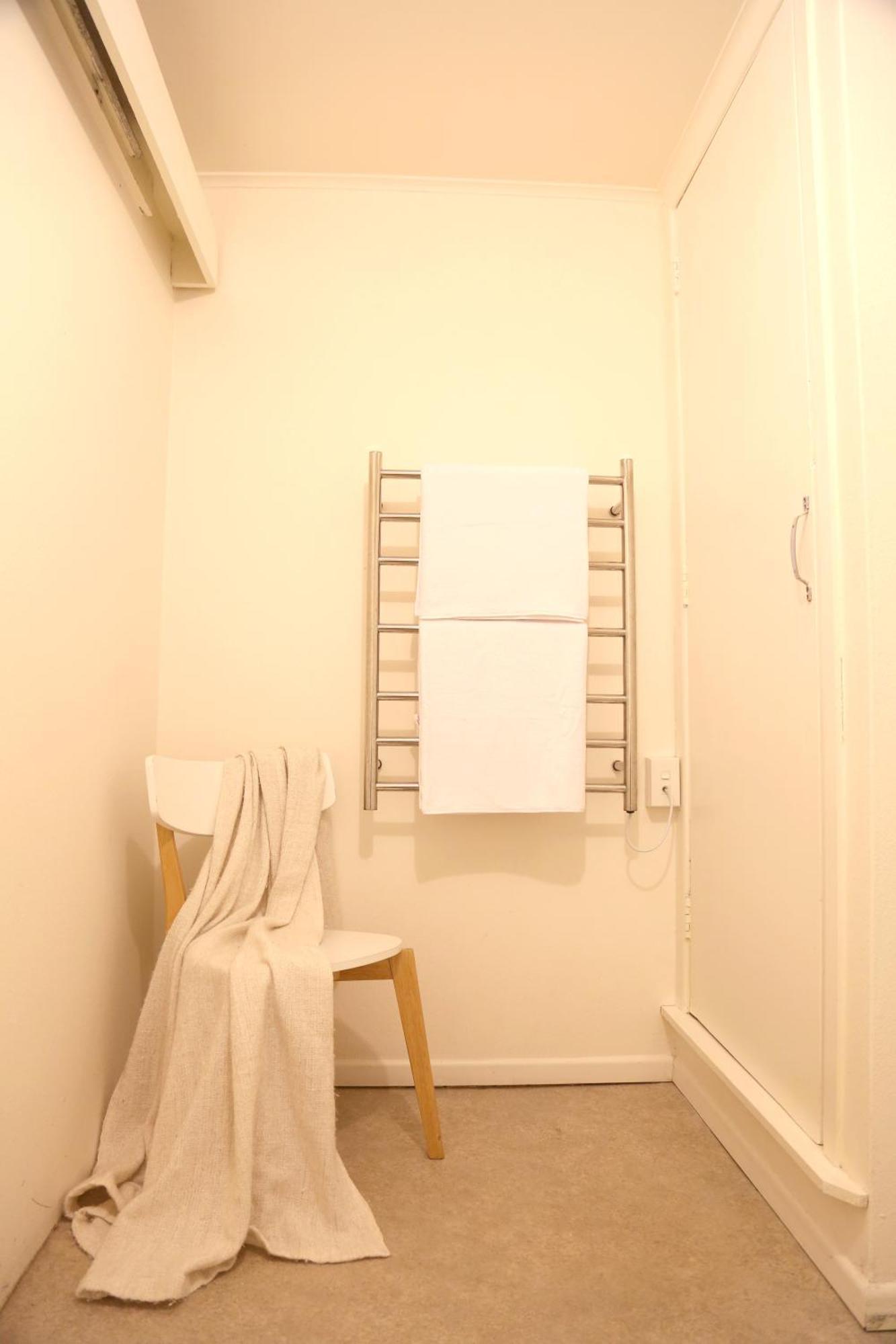 Skyline Haven - Entire - Free Parking, Espresso, Netflix - 15m To Cbd, Stadium, Ferry Apartment *
