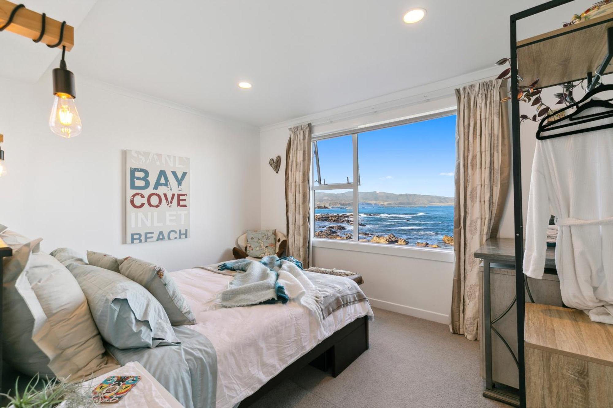 Pacific Ocean Seafront 3b2b Near Airport Villa Wellington
