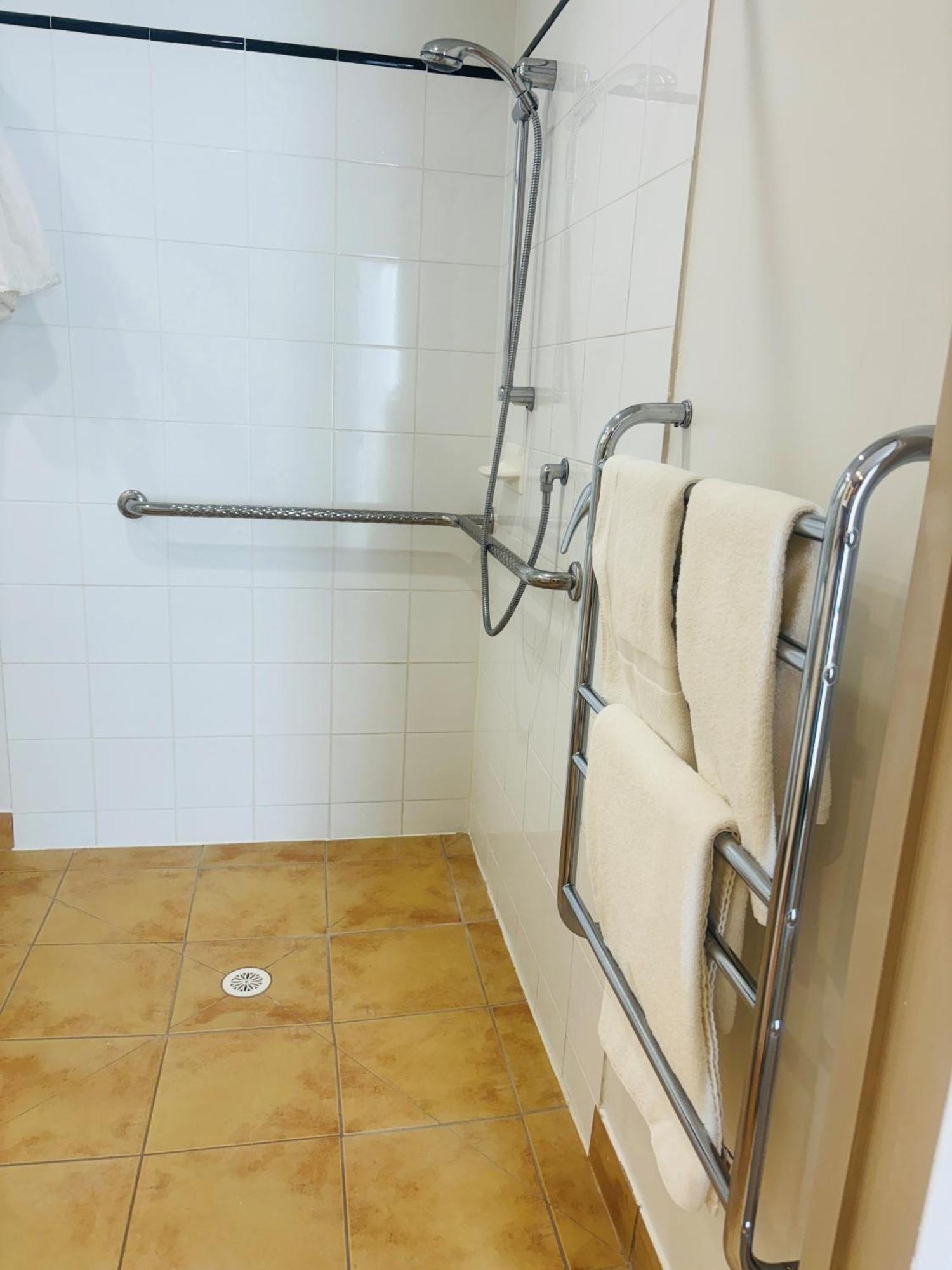 Southgate Motor 3* Wellington