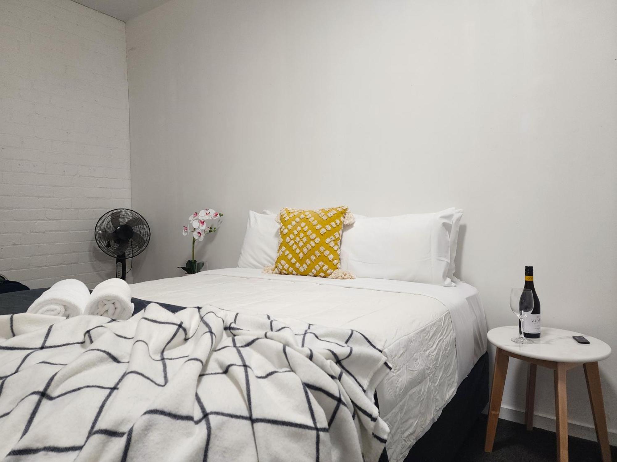 U On Webb Apartment *