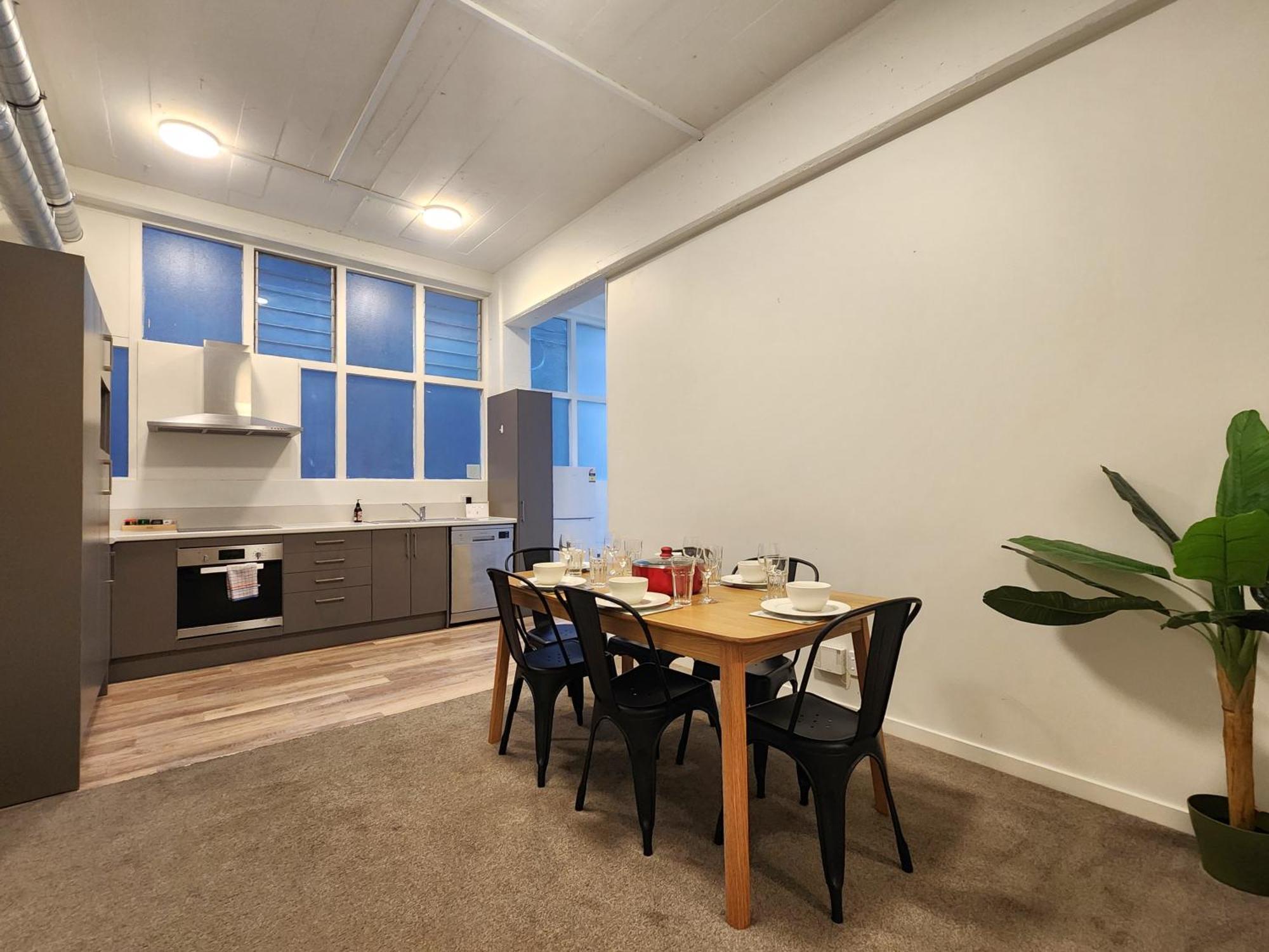 Apartment U On Webb *