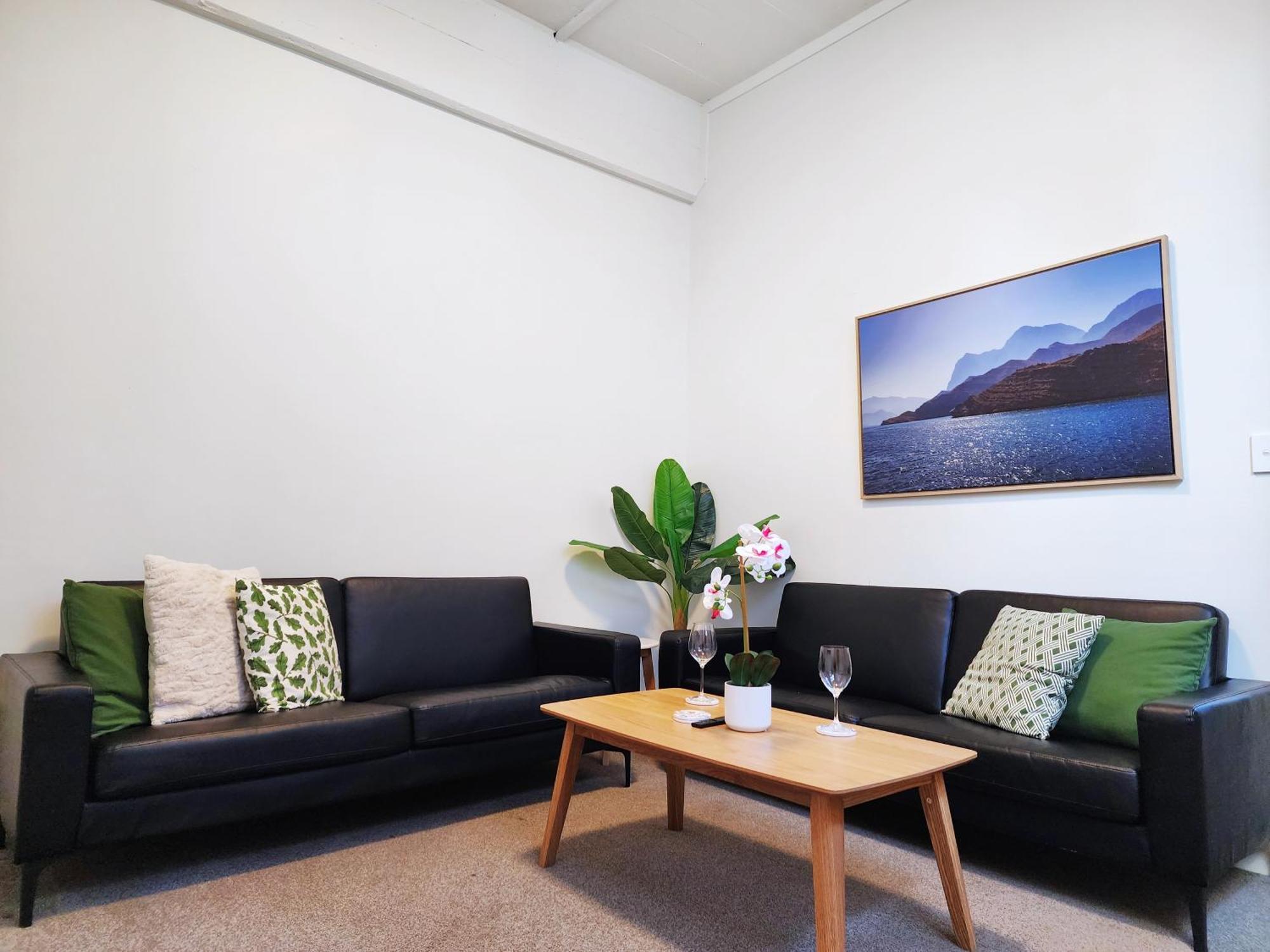 Apartment U On Webb *