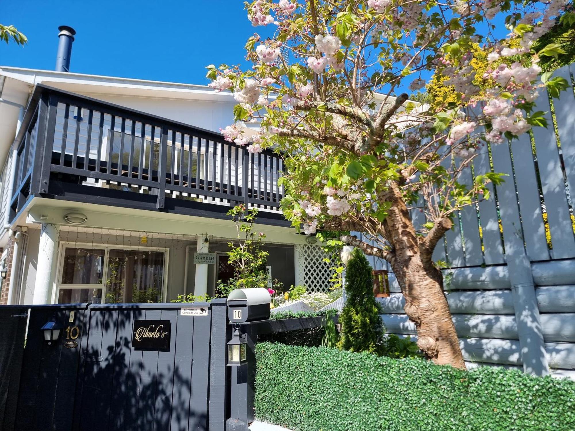 Apartment Entire Ground Floor With Full-privacy And Family-friendly Popular To Ferry Catchers *