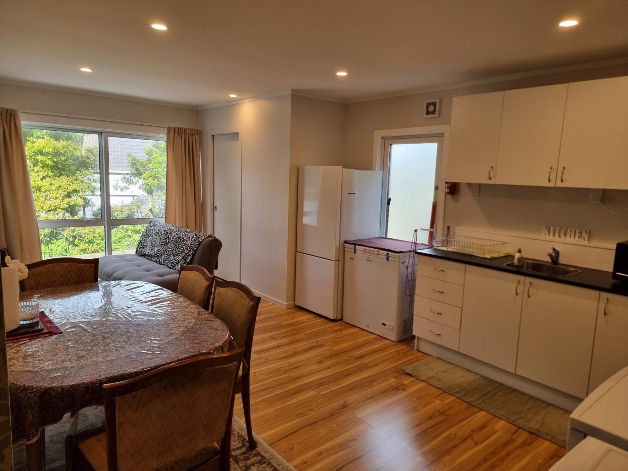 Apartment Entire Ground Floor With Full-privacy And Family-friendly Popular To Ferry Catchers Wellington