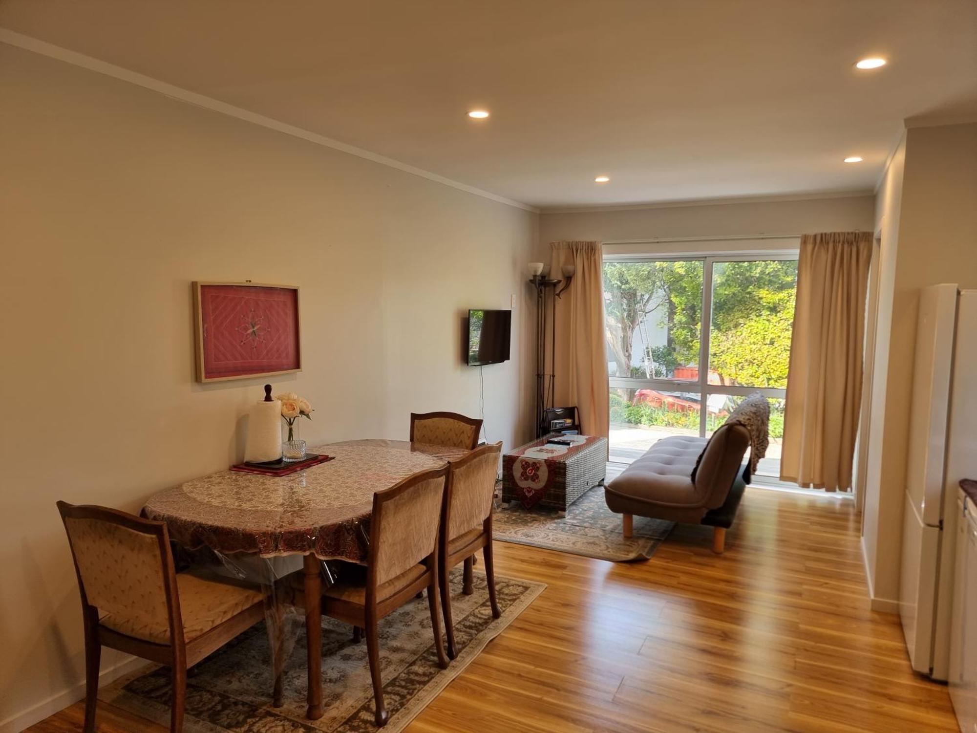 Entire Ground Floor With Full-privacy And Family-friendly Popular To Ferry Catchers * Wellington