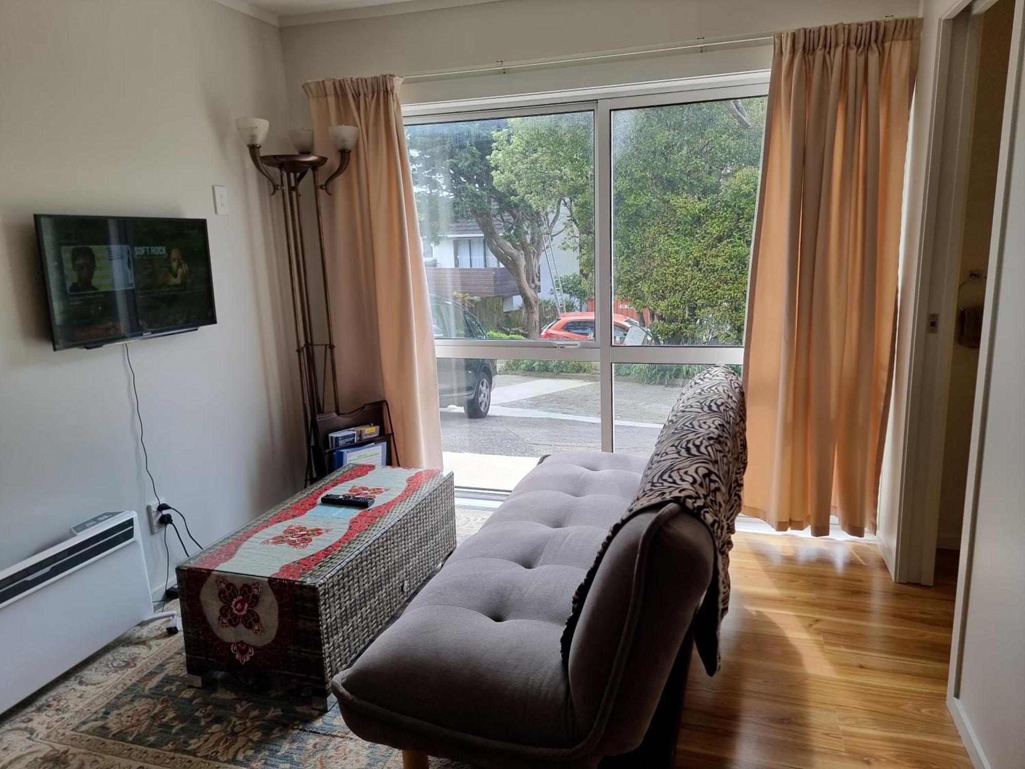 Entire Ground Floor With Full-privacy And Family-friendly Popular To Ferry Catchers Apartment *