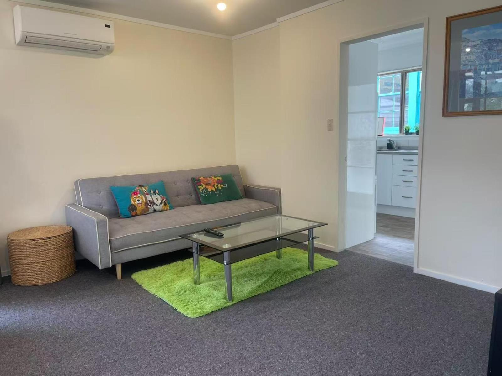 Cosy 2 Bedroom In Miramar Holiday home