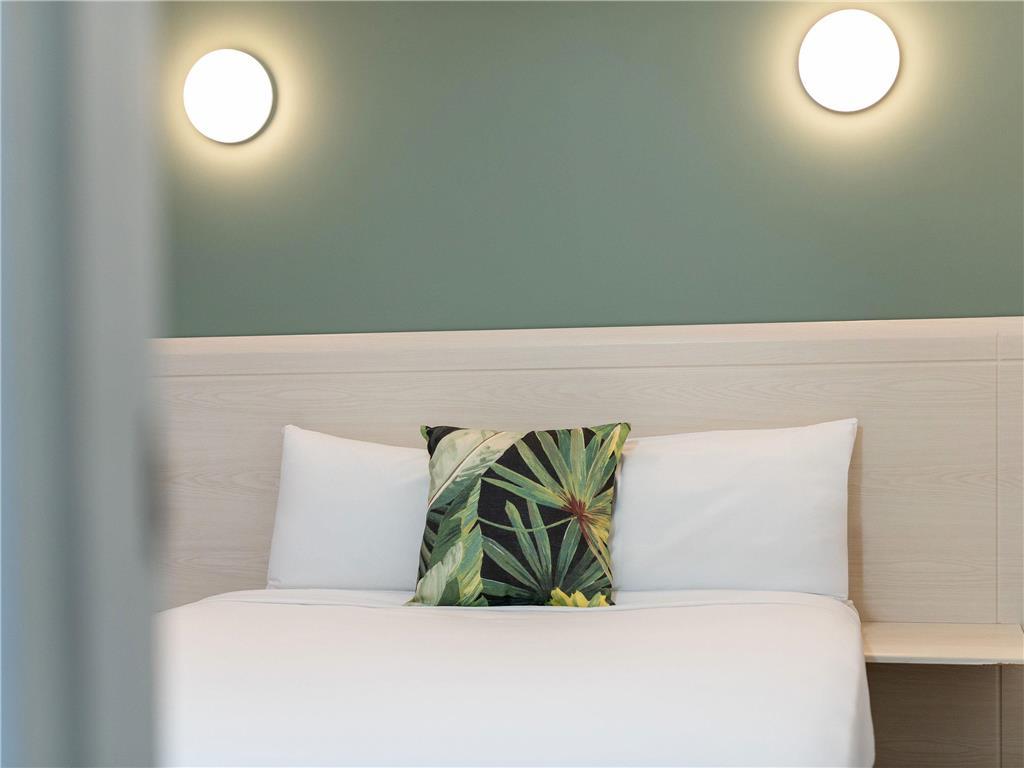 Mercure And 3* Wellington