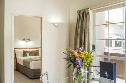 Courtenay Village Aparthotel 3*