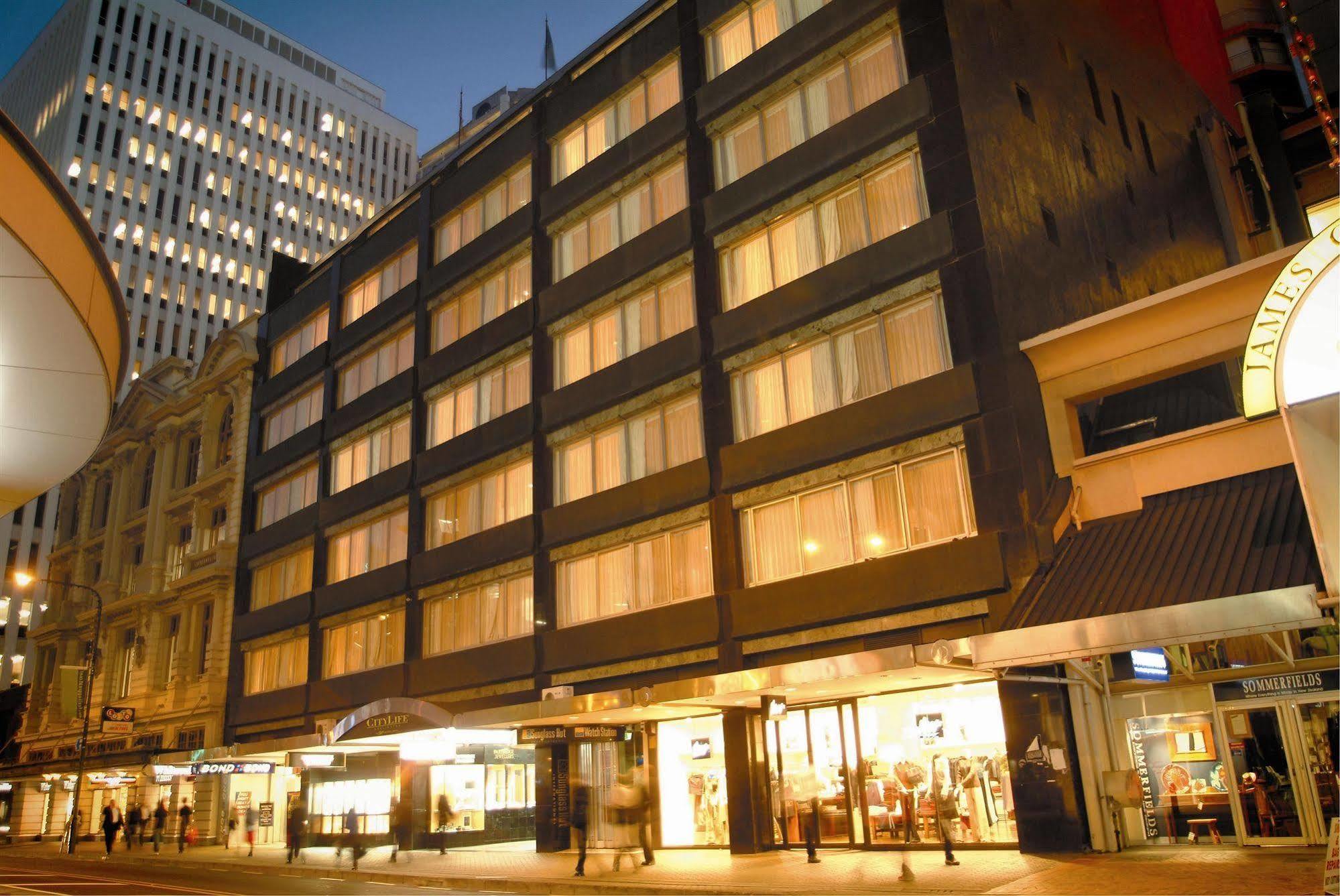 Adina Citylife 4*