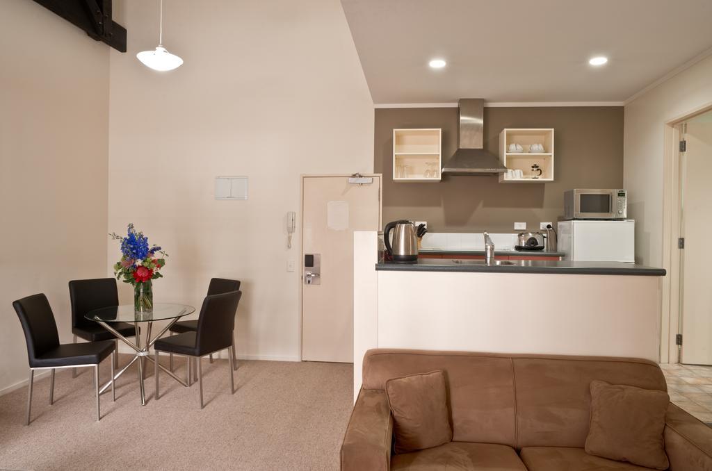 Aparthotel Courtenay Village 3*